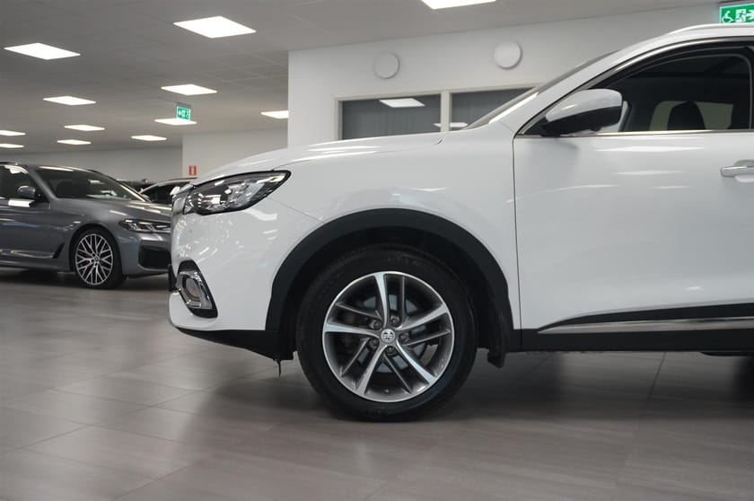 Bild 3 av MG EHS PHEV Luxury 258hk Panorama 360kamera