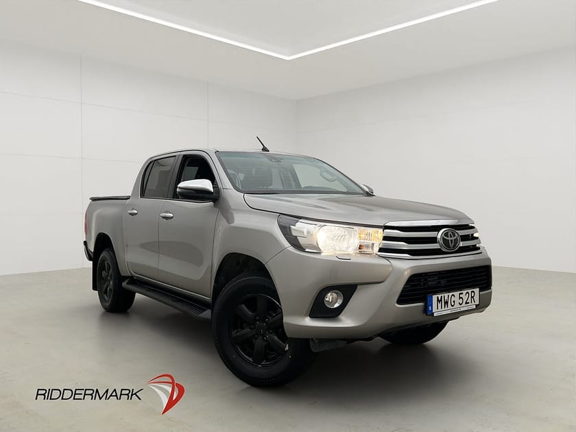 Bild 1 av Toyota Hilux Dubbelhytt Hero 2.4 AWD Drag B-Kamera Diff Moms 1-Brukare