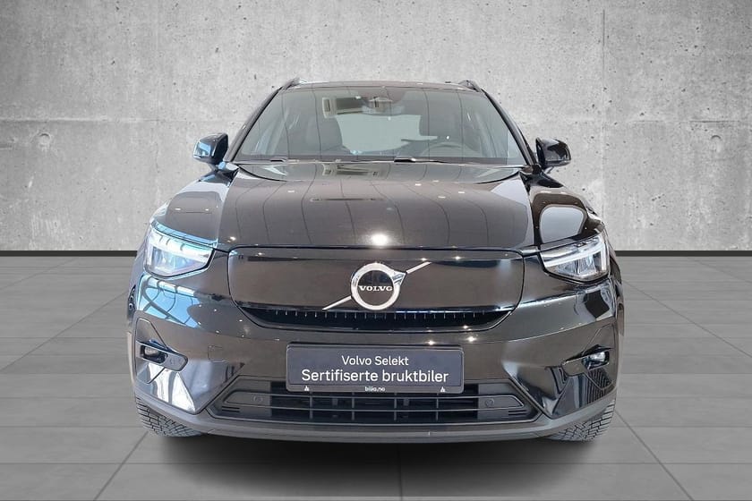 Bilde 4 av Volvo XC40 Recharge Twin Plus, semielektrisk hengerfeste++