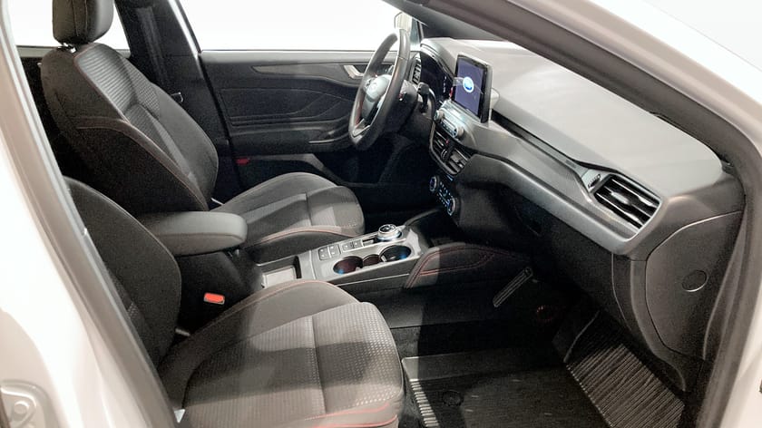 Bild 3 av Ford Focus 1.5T 150hk ST-line BBS-fälgar LED Rattvärme