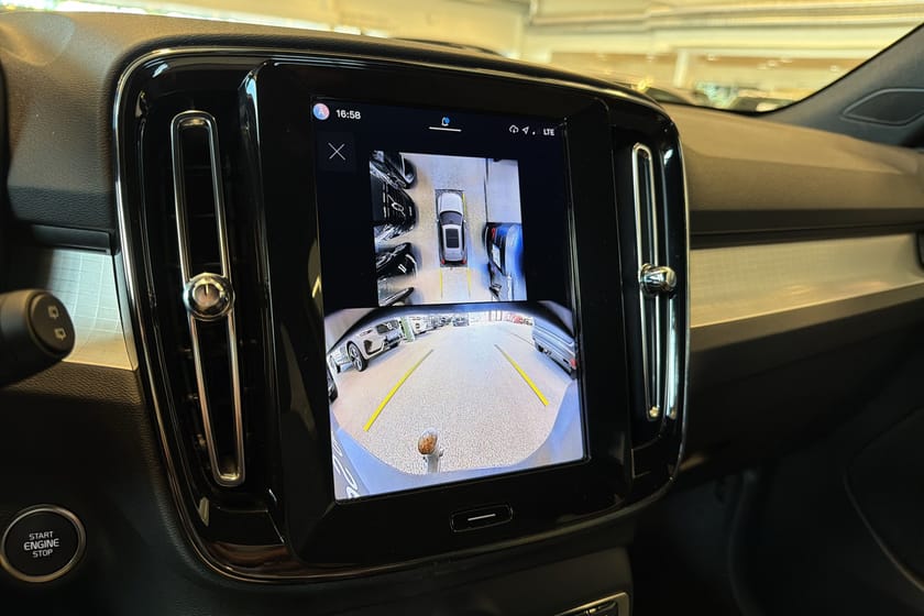 Bild 2 av Volvo XC40 B3 FWD Bensin Plus Dark
