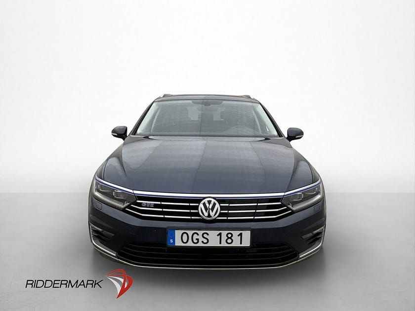 Bild 2 av Volkswagen Passat Variant GTE SC 1.4 TSI Cockpit Pano Kamera Skinn