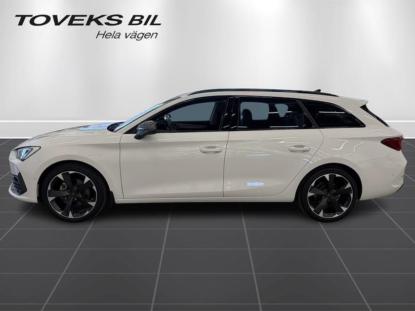 Bild 5 av CUPRA Leon Sportstourer 1.5 eTSI 150 hk DSG7 Backkamera