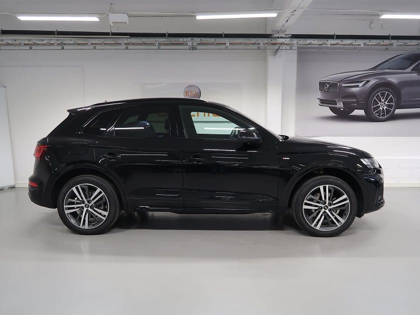 Bild 5 av Audi Q5 55 TFSI e quattro Q S Line V-Däck ingår Cockpit-Drag-Navi-Adapt