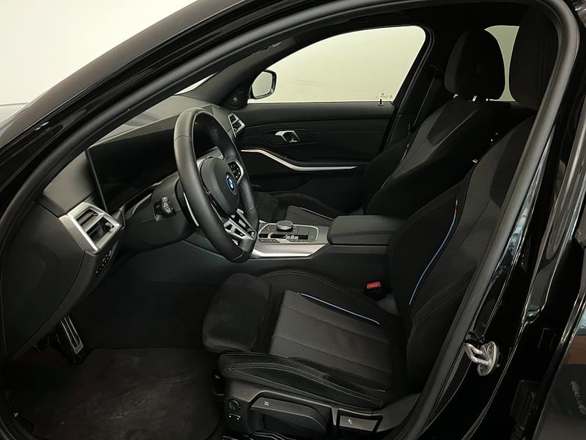 Bild 5 av BMW 330e xDrive Sedan 4,95 ränta M Sport Pro H/K Dragkrok