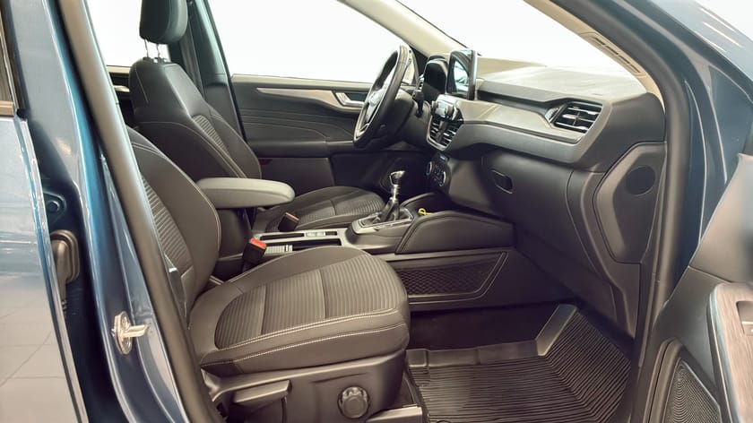 Bild 3 av Ford Kuga 1.5 EcoBoost Manuell 150hk \\ Backkamera \\ Navi