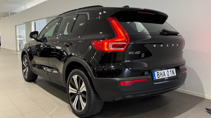 Bild 5 av Volvo XC40 Recharge Core / Farthållare / Navigation / Sensorer / Backkamera / 10 000 tillbehör /