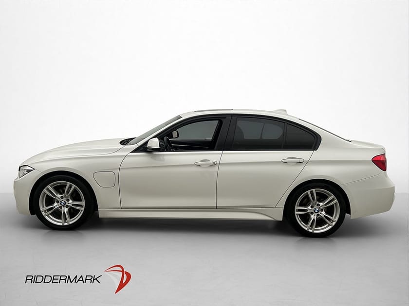 Bild 4 av BMW 330e Sedan 252hk M Sport Pano H/K Navi Rattvärme Keyless PDC