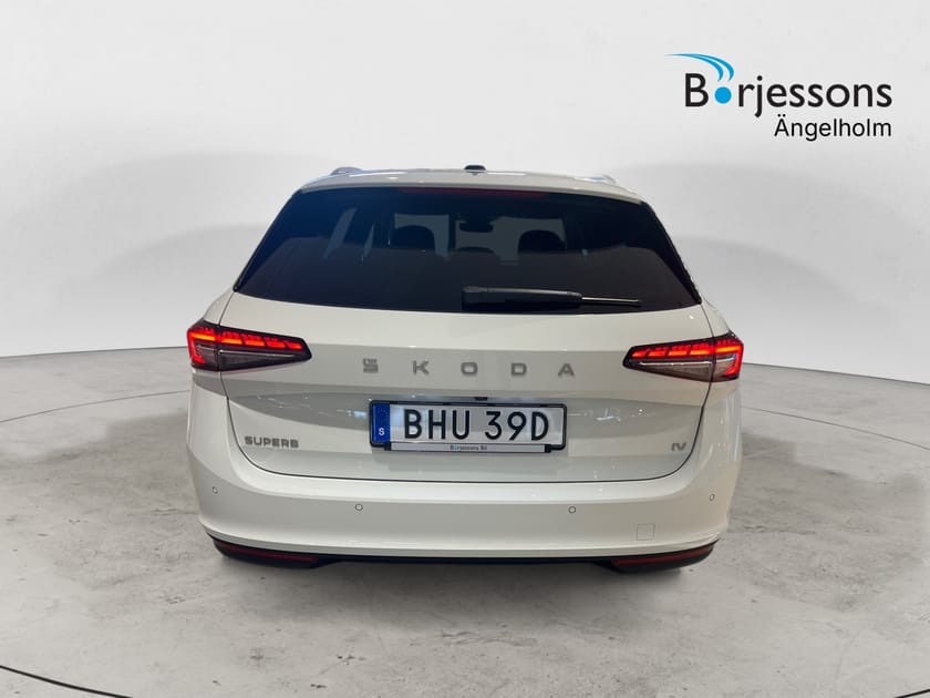 Bild 4 av Škoda Superb iV Kombi SELECTION 1,5 TSI 204 HK 6 VXL DSG