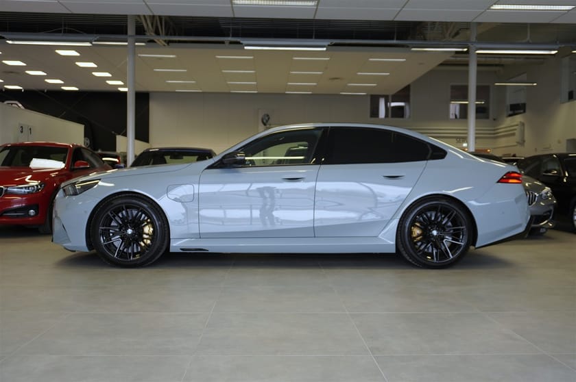 Bild 5 av BMW M5 Sedan B W Keramiska Ulitimate Package DAP