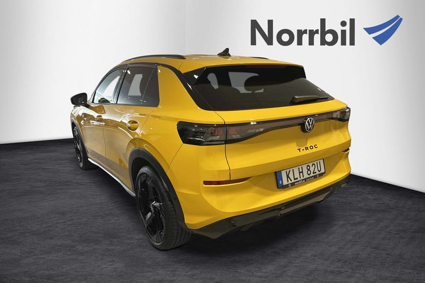 Bild 3 av Volkswagen T-Roc R-Line eTSI 150 Black Style Välutrustad!