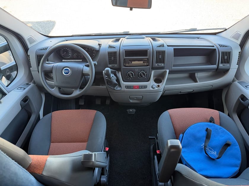 Bild 4 av Adria Mobil Campervan Fiat Coral Sport S 573 DS * 3500 KG *