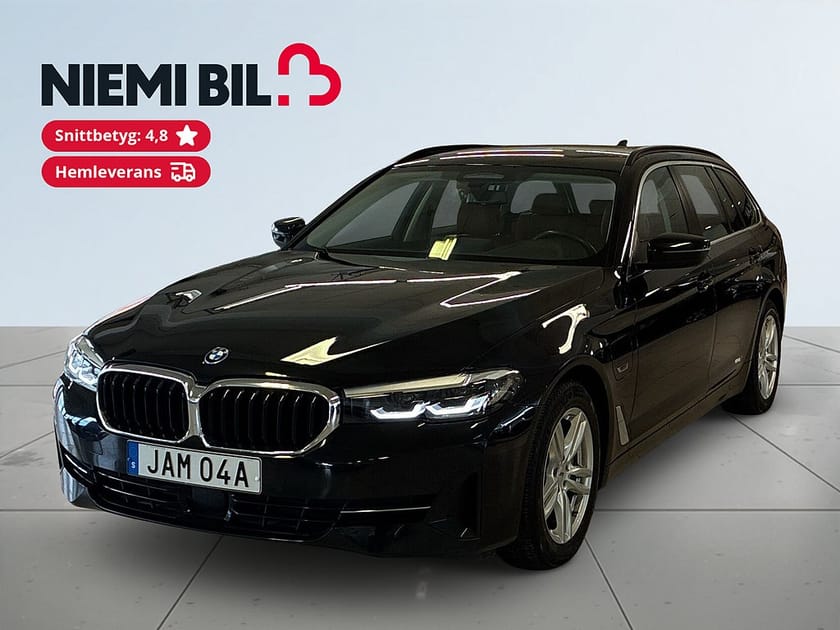 Bild 1 av BMW 530e xDrive Touring MOMS Drag Kamera Rattvärme Navi S&V-däck