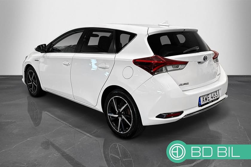 Bild 3 av Toyota Auris Hybrid e-CVT INTENSE EDITION BACKKAMERA 360:- ÅRSKATT
