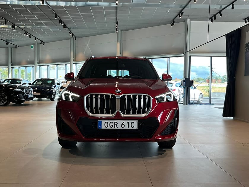 Bild 2 av BMW X1 sDrive18i M Sport D/A Plus Drag Sportstolar Backkamera