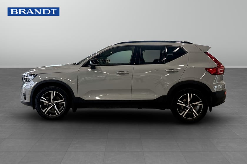 Bild 4 av Volvo XC40 B3 FWD Bensin Plus Dark