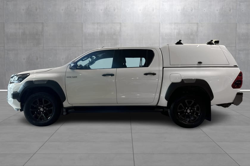 Bilde 2 av Toyota Hilux Dobbelcab 2,8 diesel D-4D  Invincible  X 4WD