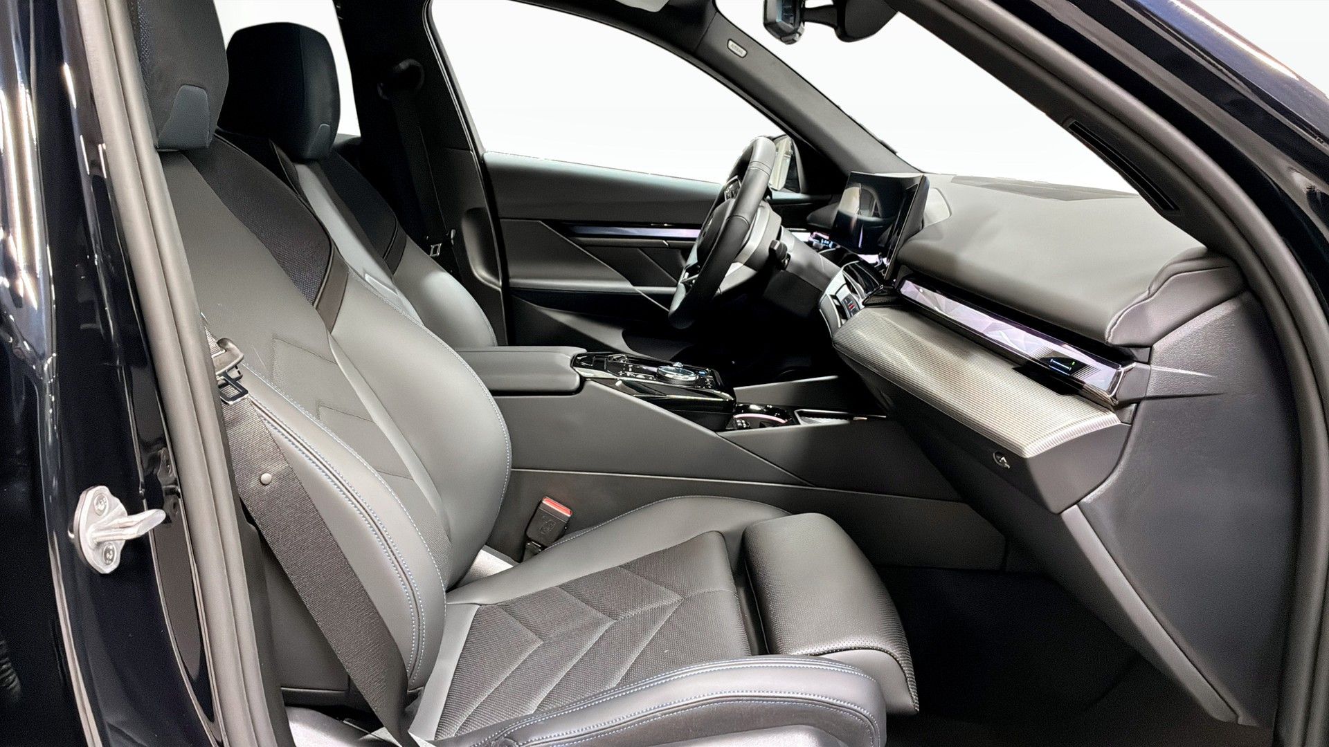 BMW i5 xDrive40 Touring M sport Drag 2026, bild 3/9
