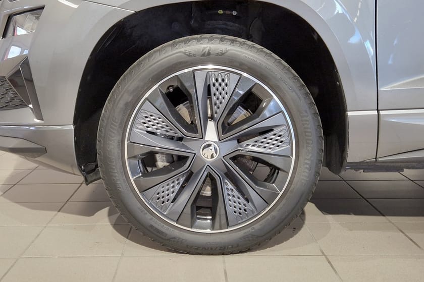 Bild 3 av Škoda Karoq Sportline | P-värmare | Drag | Navi | Matrix
