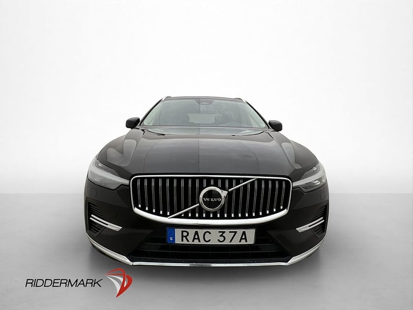 Bild 2 av Volvo XC60 Recharge T6 AWD Core Bright Pano Värmare Drag