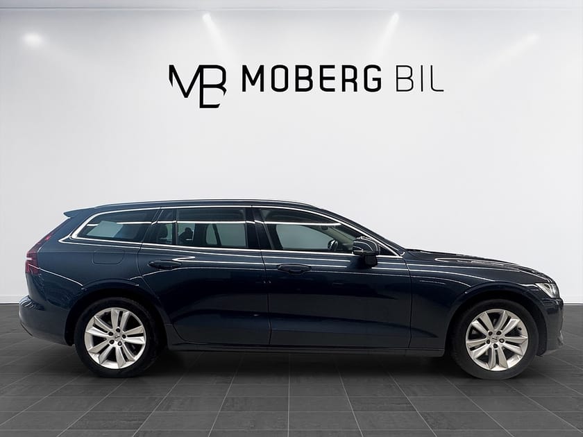Bild 4 av Volvo V60 B4 197hk Momentum B-kamera Drag Värmare Keyless