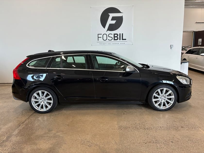 Bild 4 av Volvo V60 D4 AWD Automat R-Design Värmare Drag Helskinn BT SoV