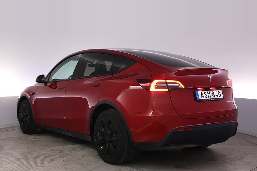 Bild 4 av Tesla Model Y Long Range AWD Autopilot Panorama