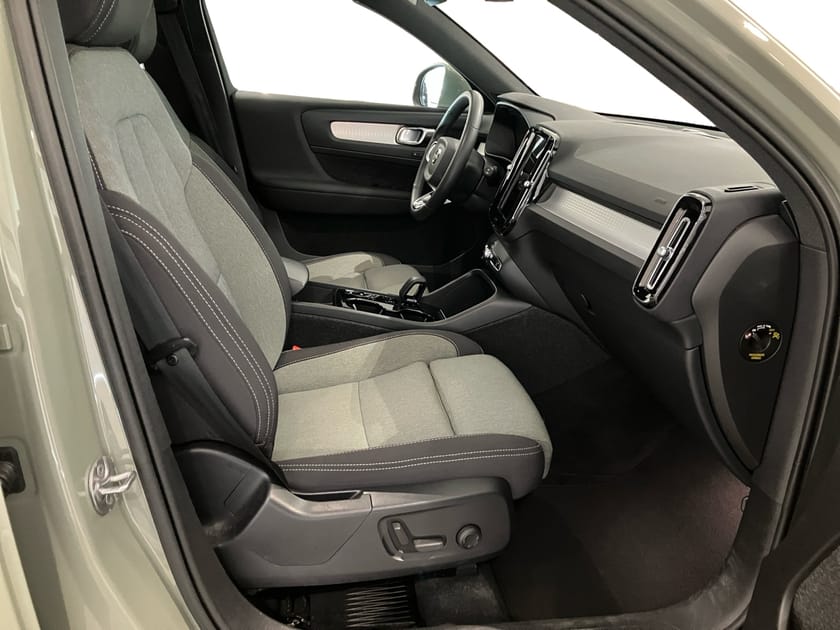 Bild 5 av Volvo XC40 Recharge T4 Plus Bright | 360-kamera | Navigation | Förarstol/Passagerarstol elmanövrerad
