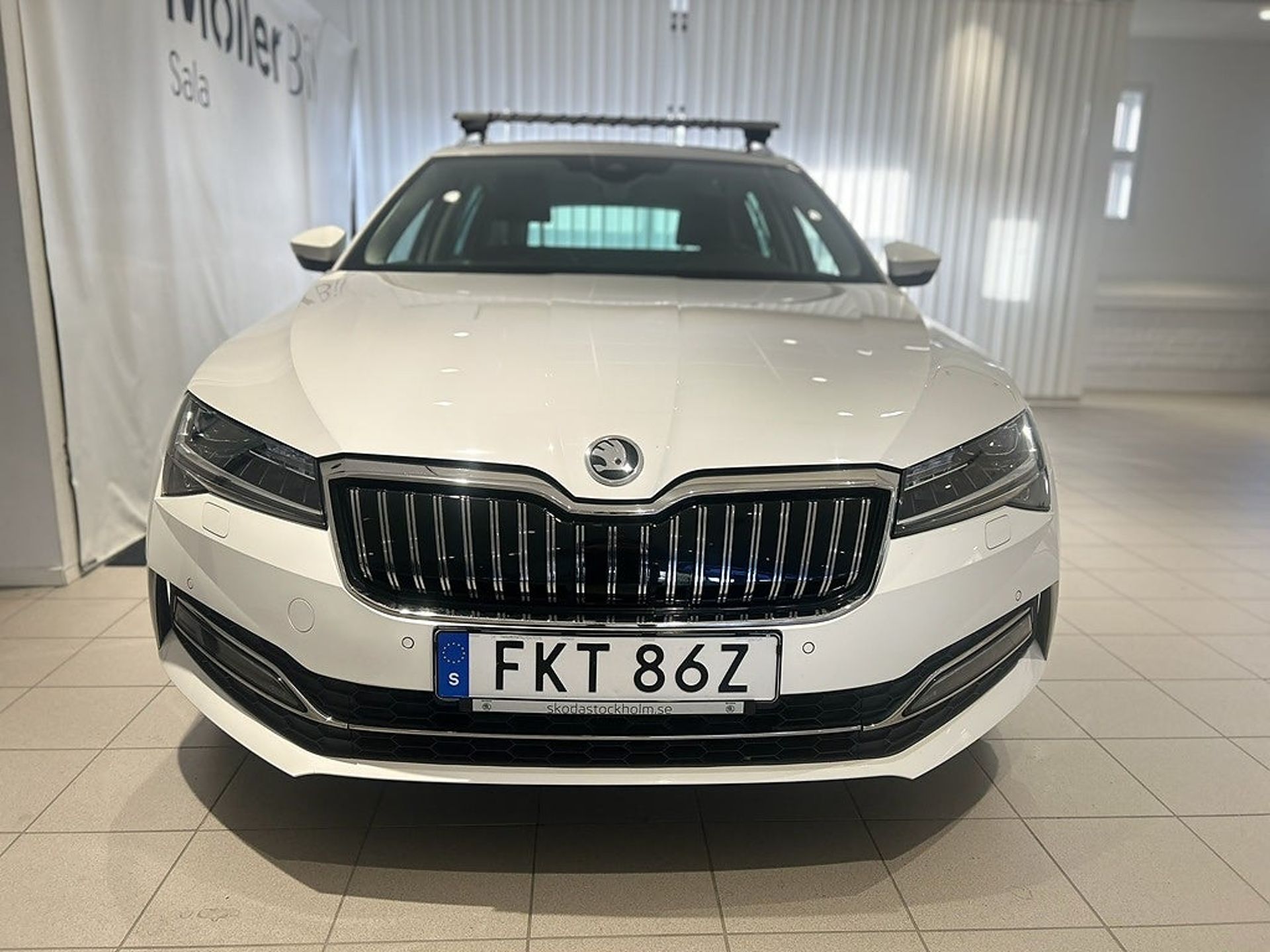 Skoda Superb 2020, bild 2/10