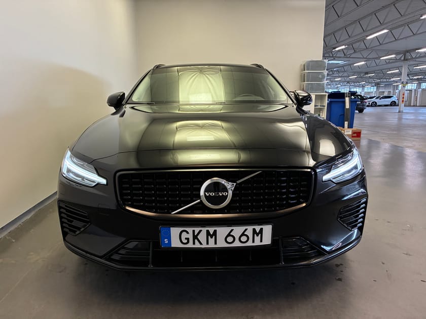 Bild 2 av Volvo V60 Recharge T8 Plus Dark / Keyless / Dragkrok / Backkamera / Navigation /