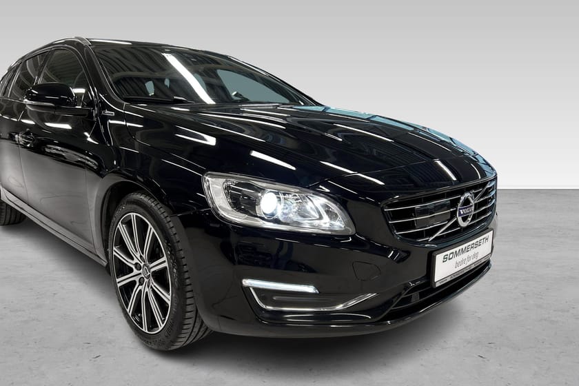 Bilde 2 av Volvo V60 D6 PHEV AWD/ lav km/ Ekstralys/ Hengerfeste/kamera+++