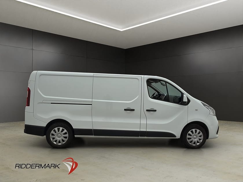 Bild 2 av Renault Trafic Skåpbil L2 2.0dCi Värmare Dragkrok LED B-Kamera MOMS