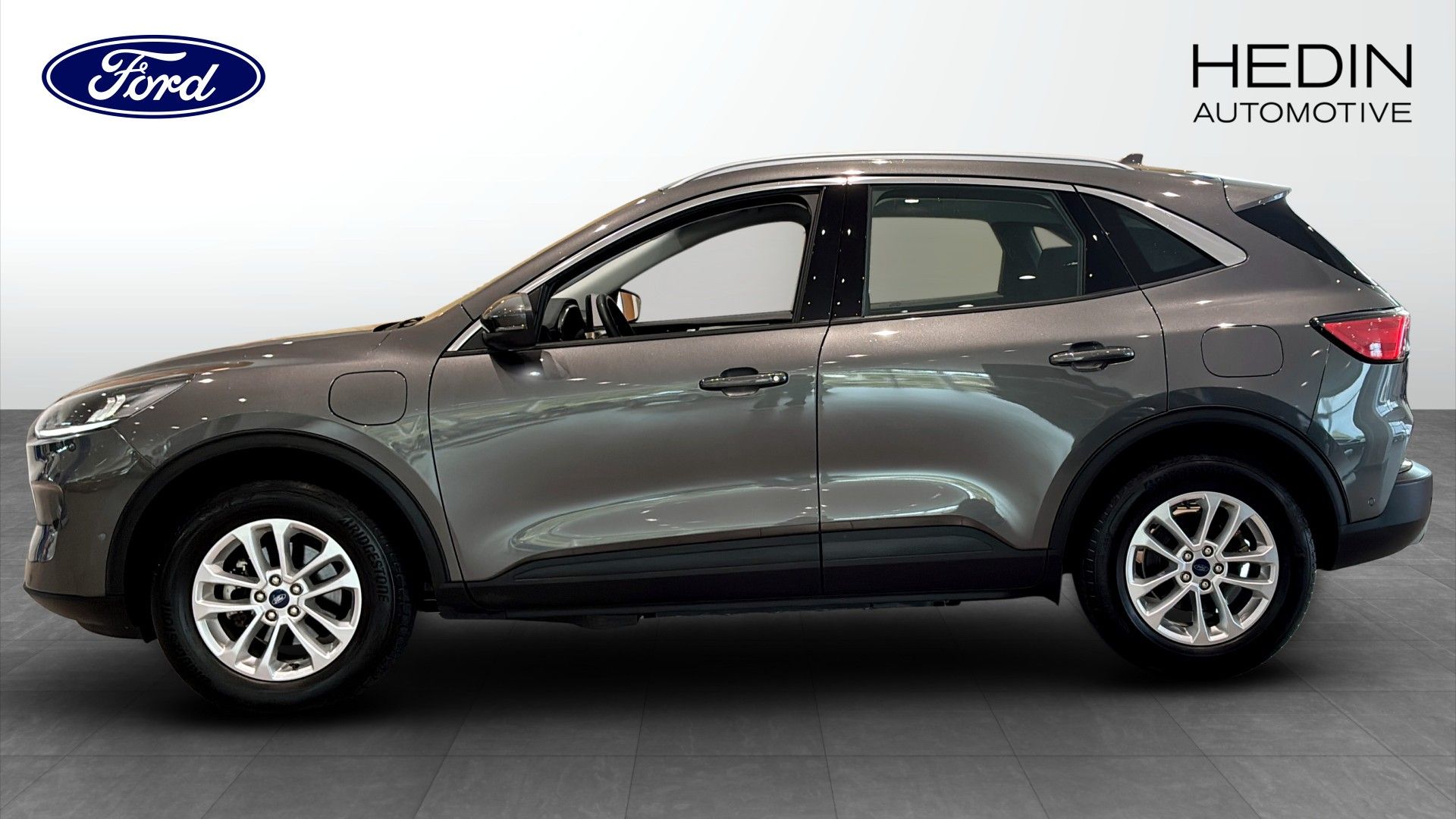Ford Kuga Plug-In Hybrid 2022, photo 6/22