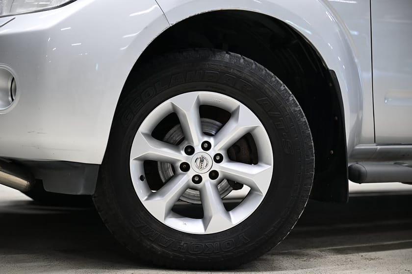 Bild 5 av Nissan Navara Dubbelhytt 2.5 dCi 4x4 190HK Automat|Drag|Värmare|Reparationsobjek