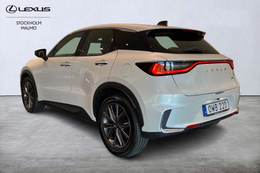 Bild 2 av Lexus LBX Elegant Tech 136hk P-värm Navi Keyless P-sensorer