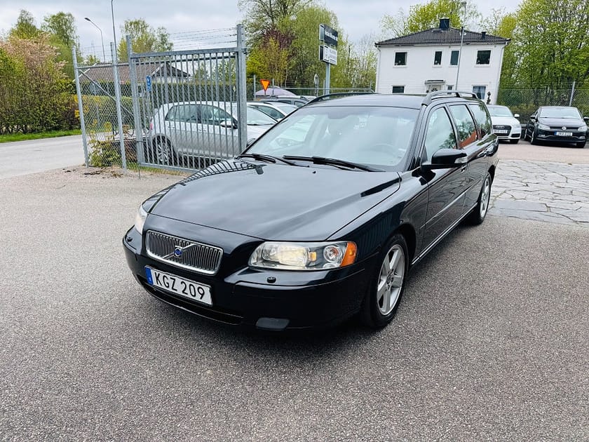 Bild 2 av Volvo V70 2.4 170HK CLASSIC MOMENTUM / AUTOMAT / DRAG