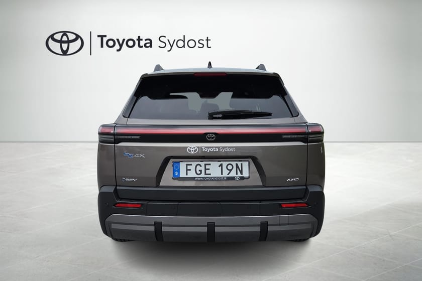 Bild 4 av Toyota bZ4X Touring AWD Executive 20" LM Panorama Skinn JBL Navigation Rattvärme Adaptiv farthållare