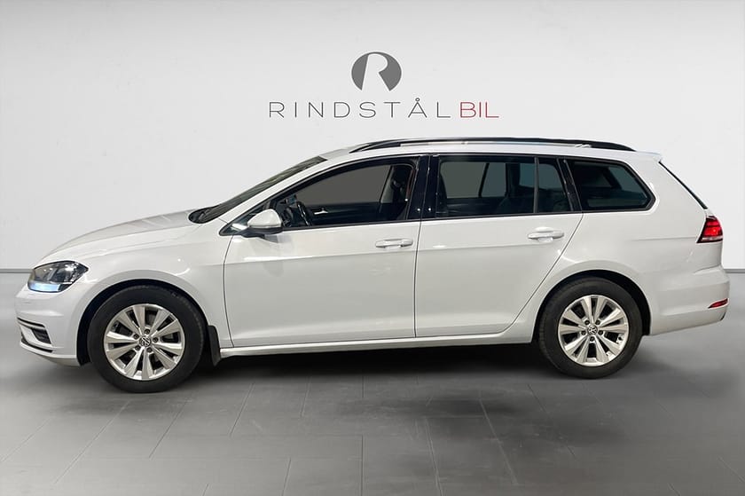 Bild 4 av Volkswagen Golf Sportscombi 1.0 TSI 110 HK DRAG B-KAMERA 0.42L/MIL 382KR/ÅR 16"