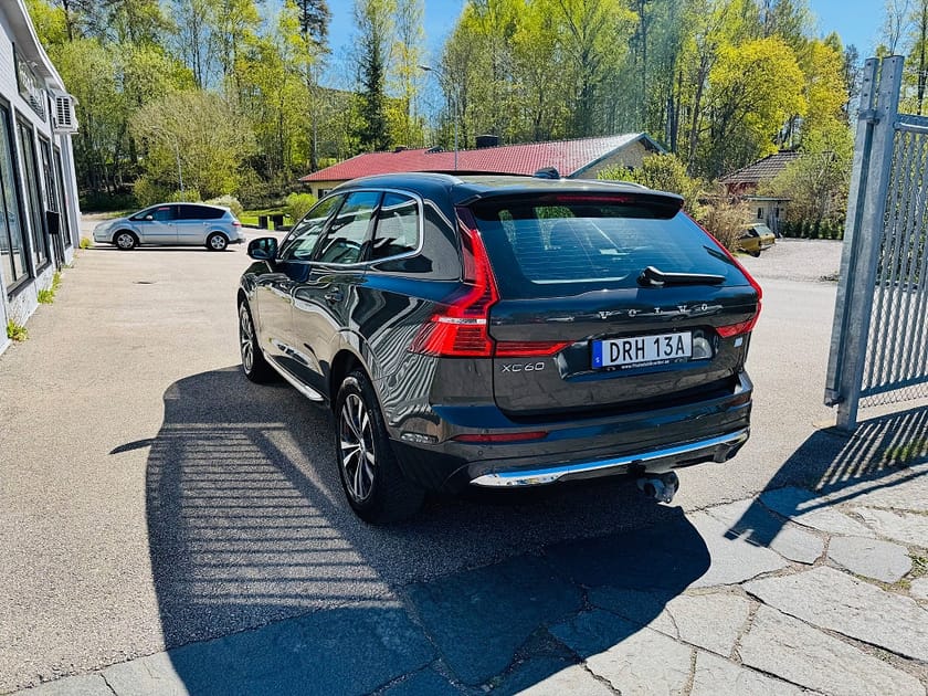Bild 4 av Volvo XC60 Recharge T6 AWD 350HK / PANORAMA / NAVI / DRAG