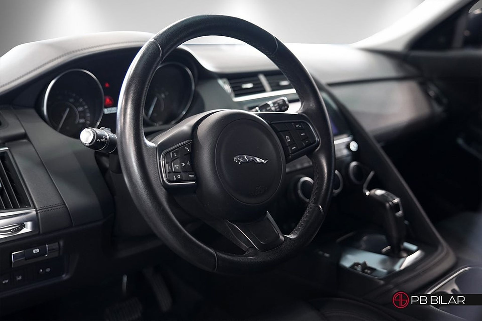 Jaguar E-Pace 2019, bild 7/10