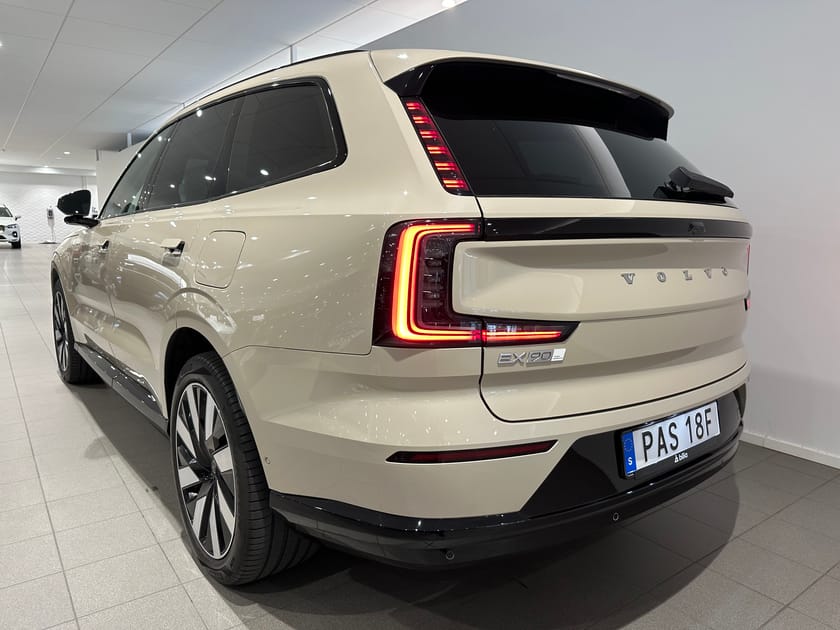 Bild 5 av Volvo EX90 Twin Motor Performance 7-seater Ultra 7sätes/ 360 Kamera/ Panoramatak/ Dragkrok