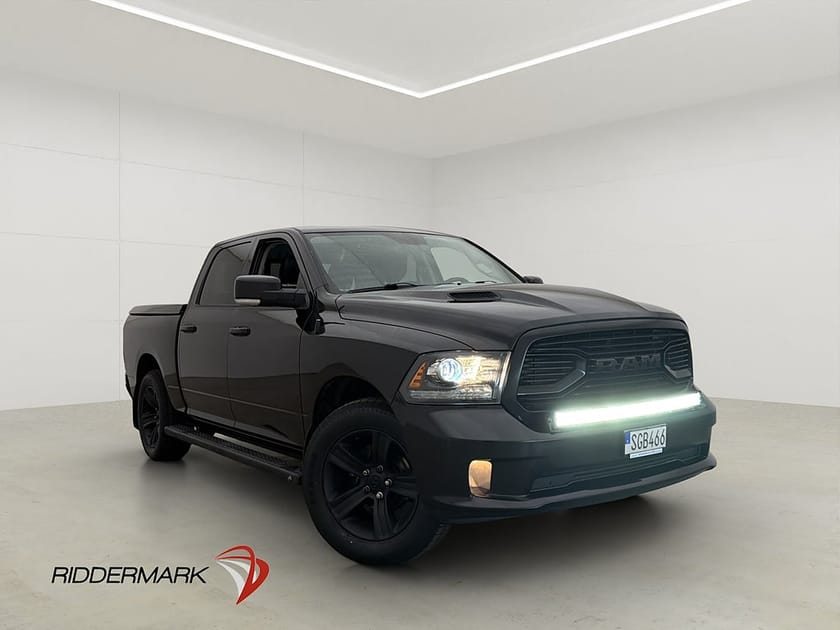 Bild 3 av RAM 1500 Crew Cab Dodge Sport 5.7 4x4 Luft Drag Alpine B-Kamera Moms