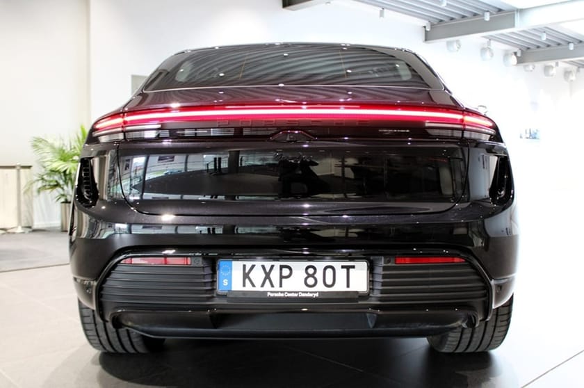 Bild 2 av Porsche Macan Turbo Electric