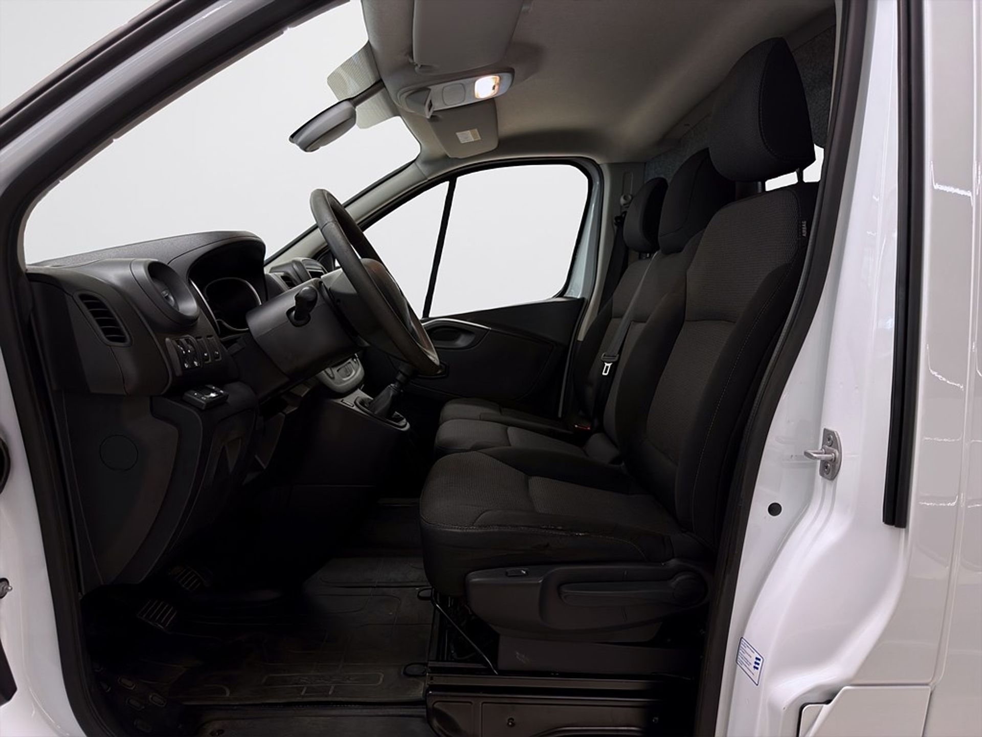 Renault Trafic 2021, bild 7/10