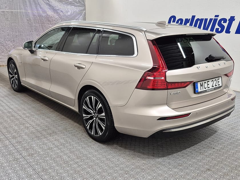 Bild 3 av Volvo V60 T6 Recharge Core Bright plug in AWD 350HK 4x4