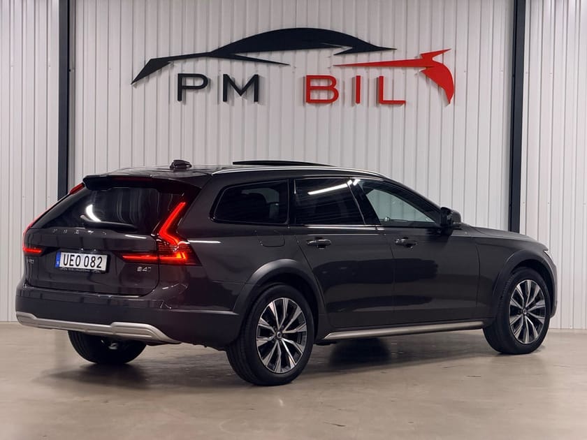 Bild 3 av Volvo V90 Cross Country B4 AWD B&W Panorama Läder Geartronic Advanced S&V-Hjul