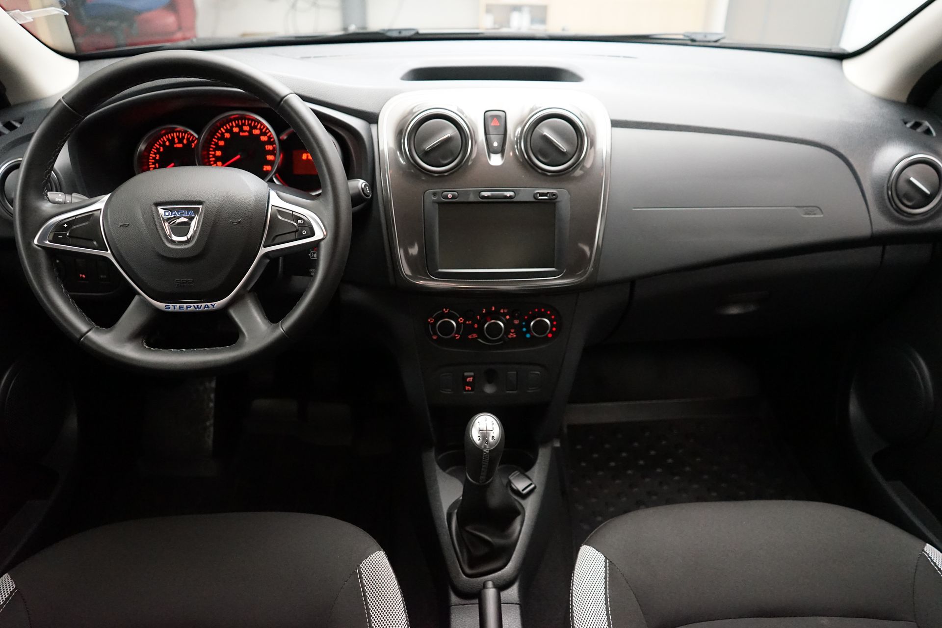 Dacia Sandero Stepway 2019, bild 6/13