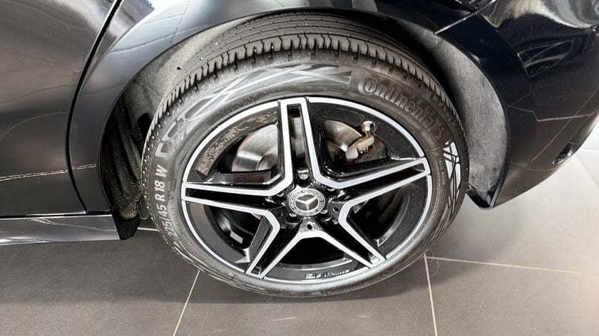 Bild 4 av Mercedes-Benz A 250 e AMG PAKET