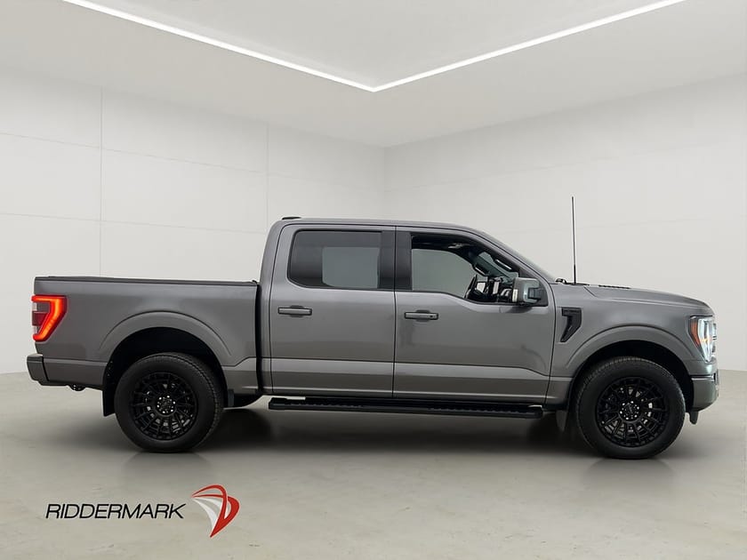 Bild 2 av Ford F-150 SuperCrew V8 4x4 Lariat BlackEdt Cockpit 360° Pano B&O Moms