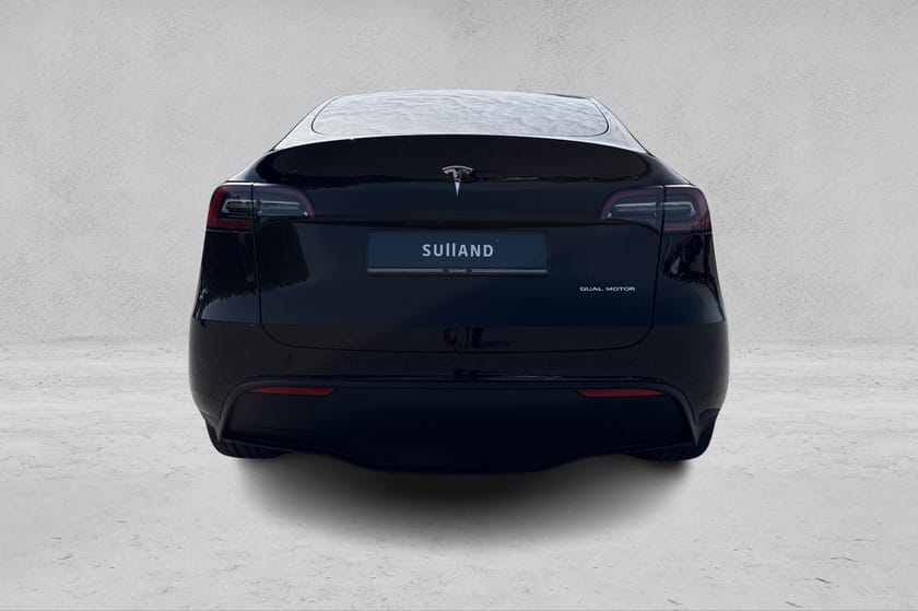 Bilde 4 av Tesla Model Y Long Range AWD LR/AWD/H.feste/Panorama/Skinn/2 hjulsett++